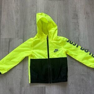 Nike Volt/black youth 2T jacket